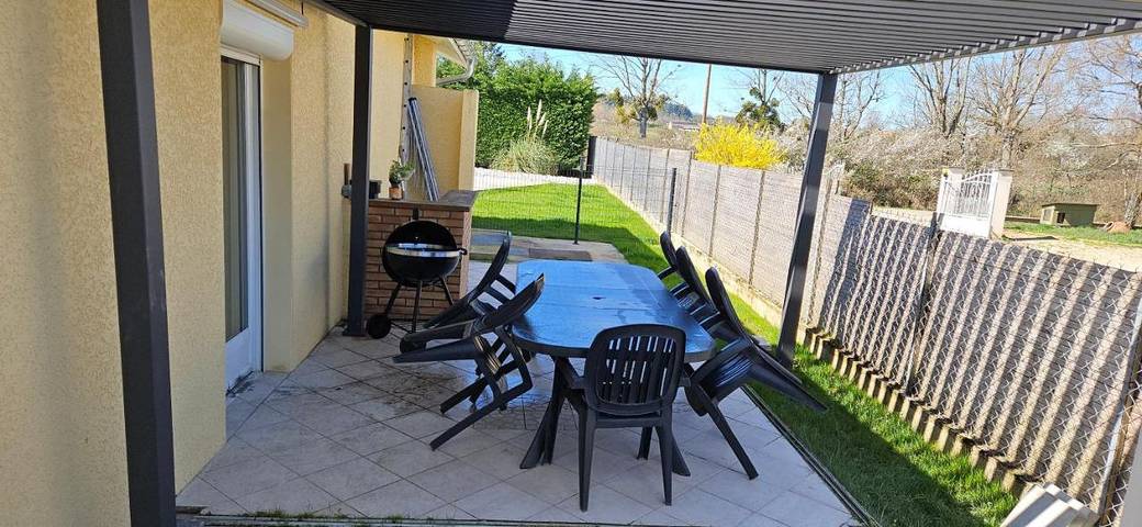 Gîte pour 8 personnes, avec Terrasse et Jardin à Priay