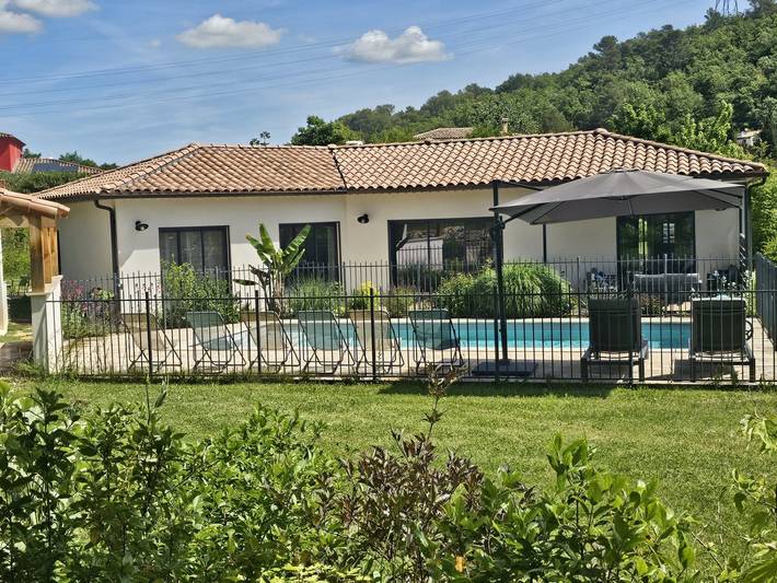 Gîte pour 8 personnes, avec jardin ainsi que terrasse et piscine dans Parc naturel régional de la Sainte-Baume - 2
