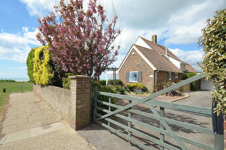 Cottage for 6 people, with garden, with pets in Rustington