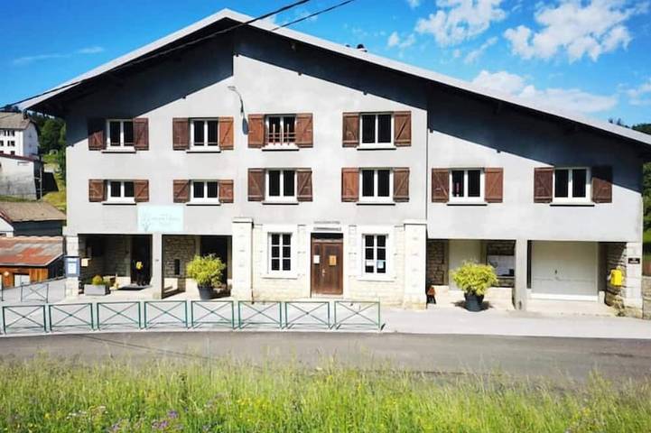 Ferienhaus für 28 Personen im Jura