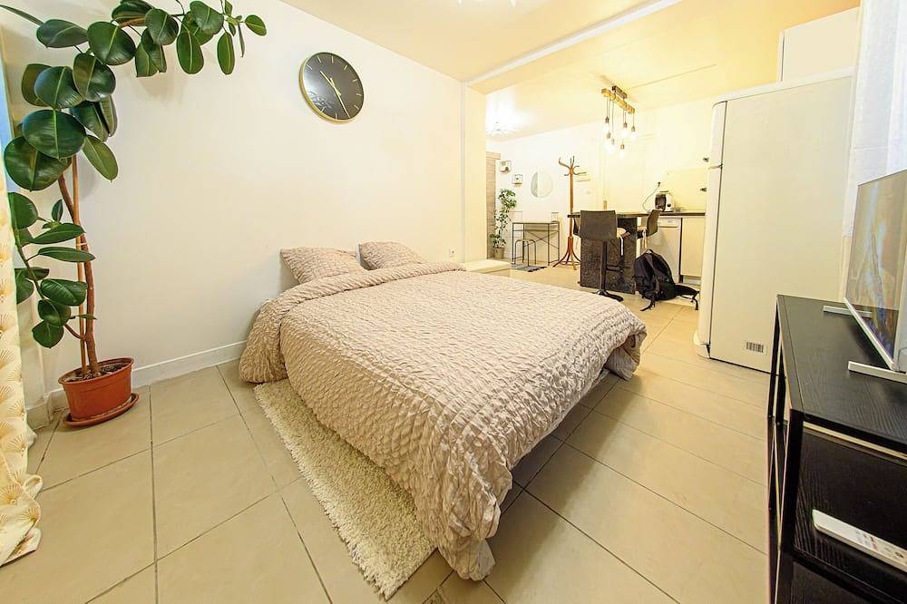 Apartamento entero, Le Cocon- Netflix - 9 min from the airport - Bright in Orly (Île de France), Valle del Marne