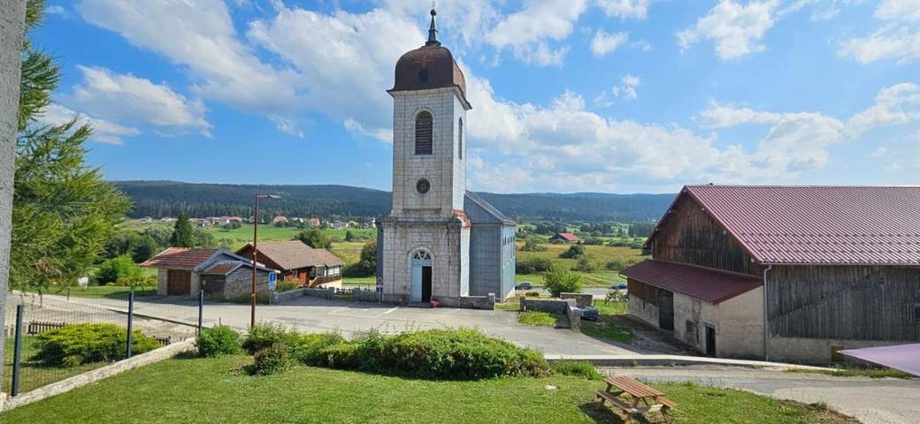 Location de vacances pour 2 personnes, avec vue et terrasse à Gellin