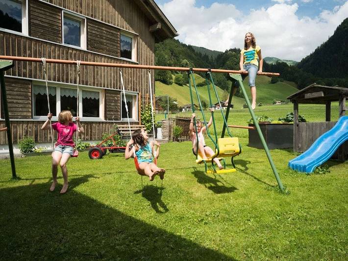 Location de vacances pour 4 personnes, avec jardin et terrasse à Schoppernau - 3