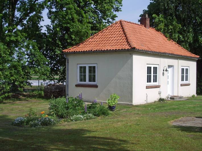 Ferienhaus für 4 Personen, mit Terrasse und Garten