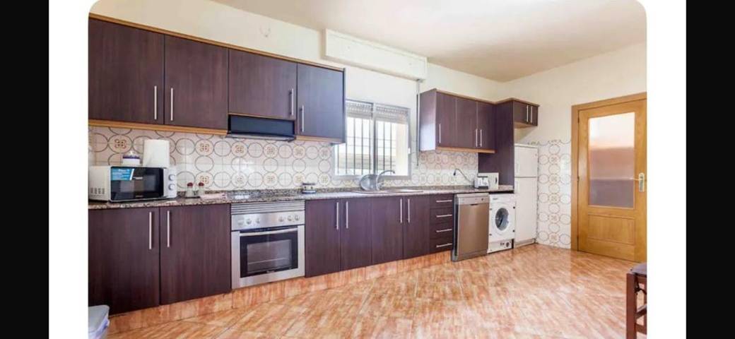 Chalet para 21 personas, con Terraza y Jardín además de Piscina y Vistas en Campo de Turia - 4