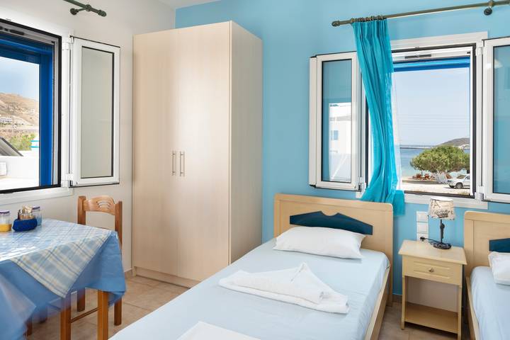 Estudio entero, Apartamento estudio 'Studios Ninemia Serifos 4' con vistas al mar, Wi-Fi y aire acondicionado. in Livadi, Serifos