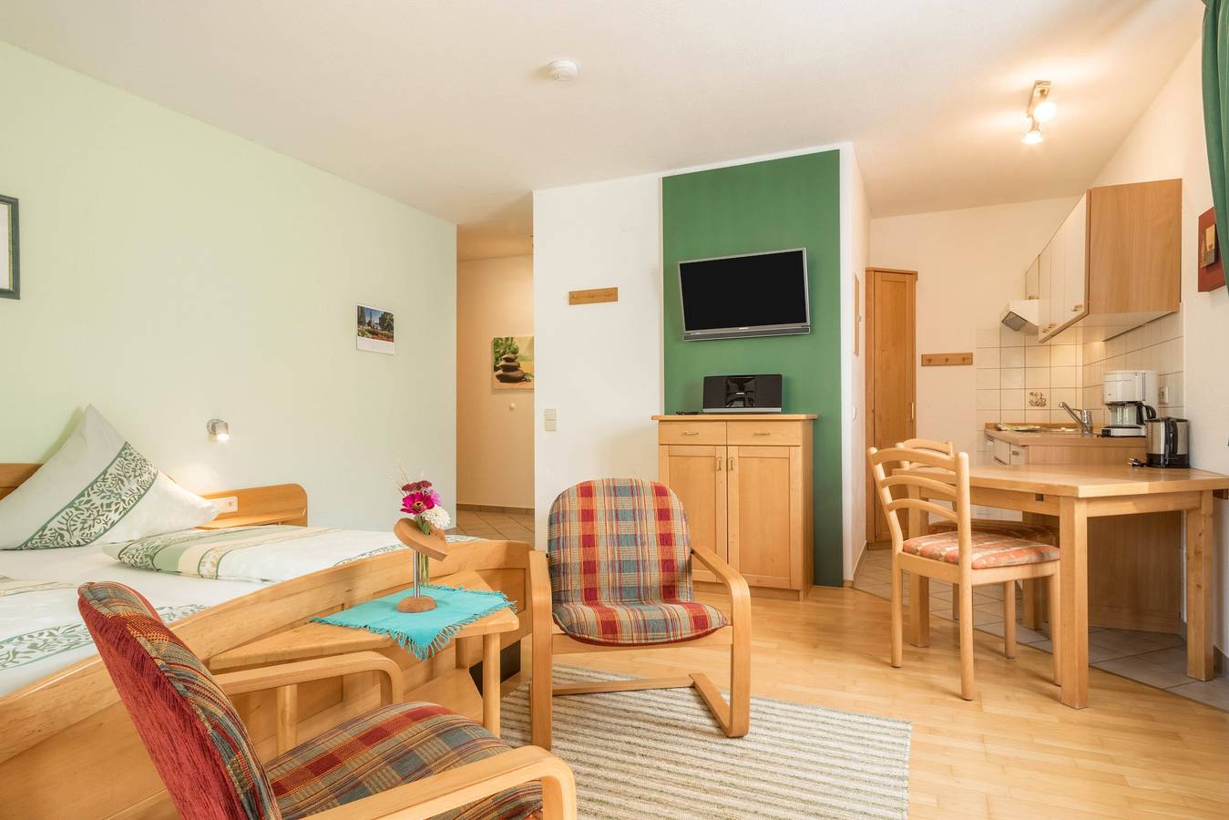 Ganze Wohnung, Ferienwohnung "Risthof 2" mit gemeinschaftlichem Garten, Sauna und Spielplatz in Owingen, Region Bodensee-Oberschwaben