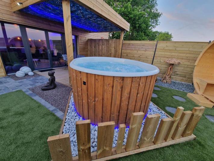 Location de vacances pour 6 personnes, avec sauna ainsi que terrasse et jacuzzi à Sailly-sur-la-Lys - 4