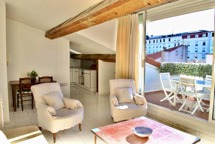 Gîte pour 4 personnes, avec terrasse dans Palais Des Festivals Et Des Congres - 3