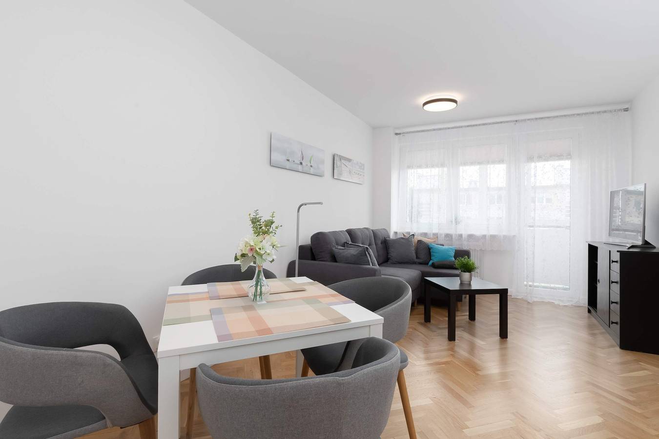 Appartement entier, Skwer Kosciuszki 17-19   Gdynia   Spacious Apartment   Next to the Sea   Balcony  in Gdynia, Zatoka Gdańska