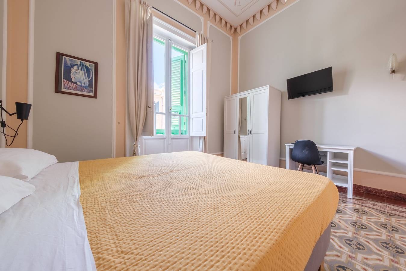 Chambre d'époque '1921' avec balcon in Messina, Province de Messina