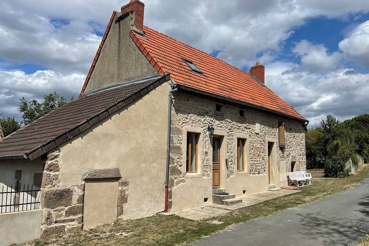 Location de vacances pour 8 personnes, animaux acceptés à Colombier
