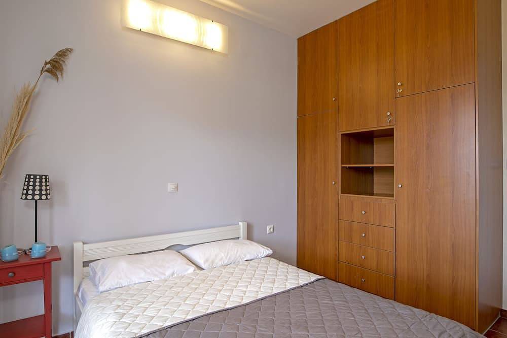 Seaview Villa\nonly 100 meters from the beach and with ulimited sea view. in Euböa