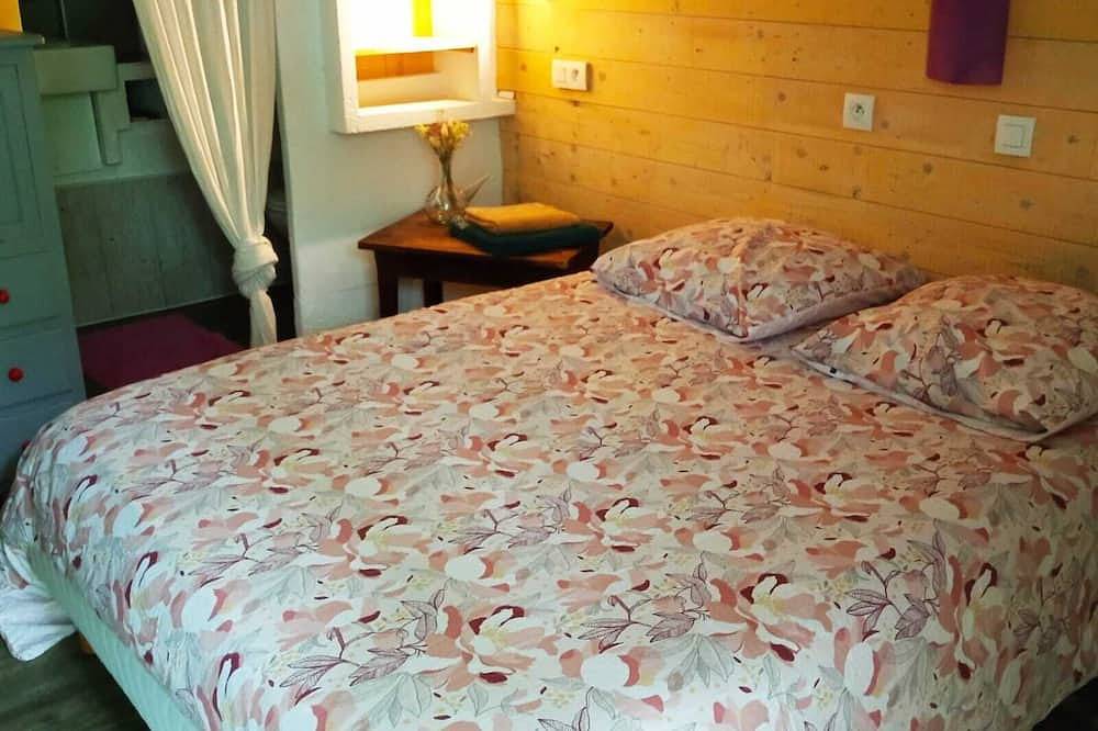 Appartement entier, Studio voûté, terrasse et jaccusy in Yzeron, Lyon et ses environs