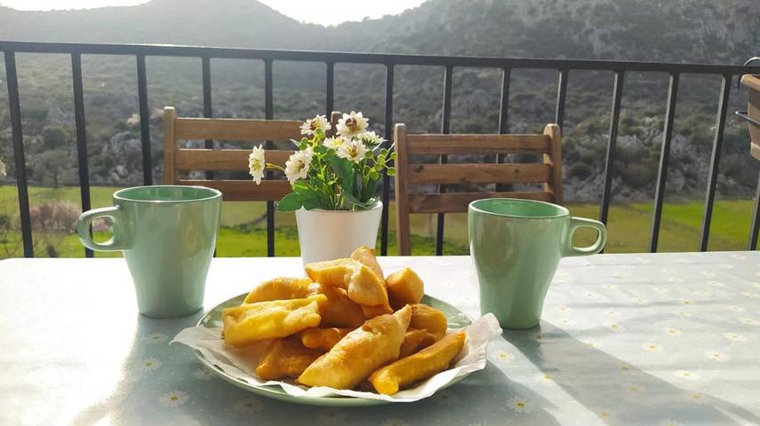 Casa rural para 6 personas, con Balcón además de Terraza y Vistas en Villaluenga del Rosario