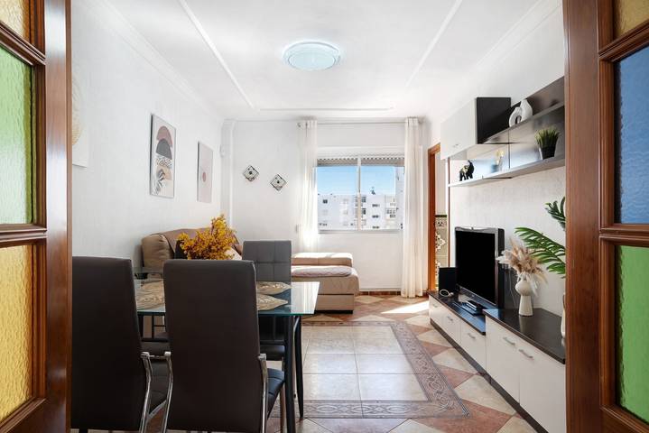Entire apartment, Apartment 'Faro De Barbate' with Private Terrace and Wi-Fi in Playa Barbate, Barbate