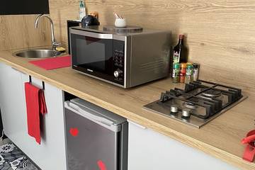Gîte pour 2 personnes, avec terrasse et jacuzzi à Cabannes