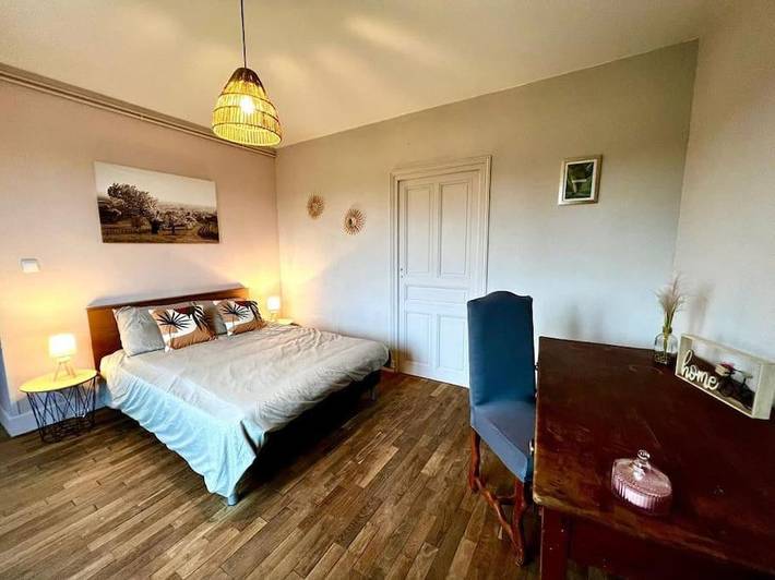 Gîte pour 6 personnes, avec jardin ainsi que terrasse et vue, animaux acceptés à Vicq