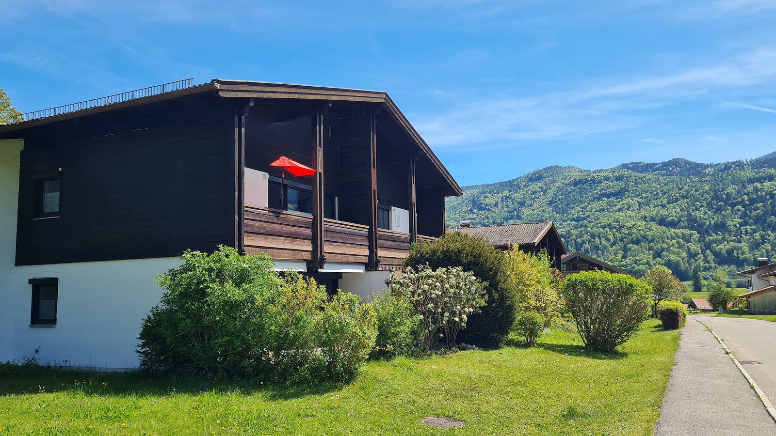 Ganze Ferienwohnung, Schmugglereck - Ferienwohnung 40 qm mit Balkon in Schleching, Bayerische Alpen