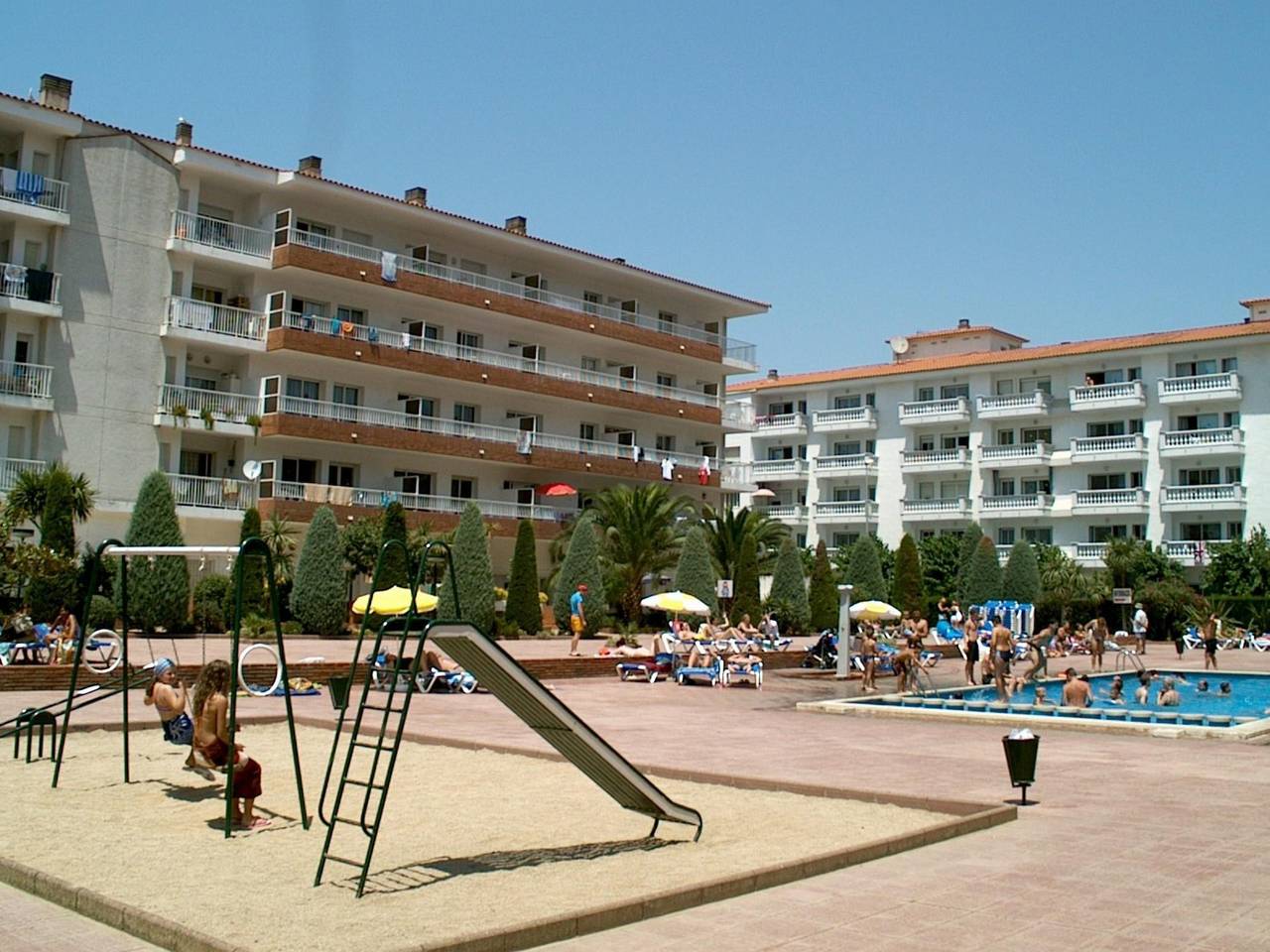 Entire holiday apartment, Apcostas - Lotus / Two Bedrooms in Els Pins Blanes, Blanes