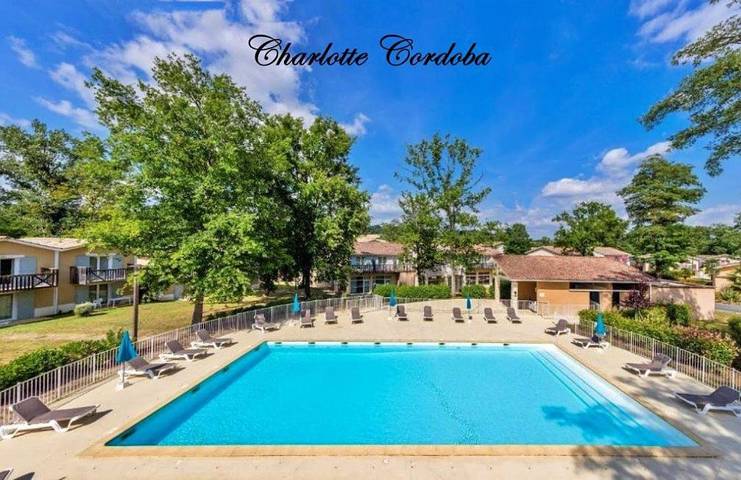 Gîte pour 6 personnes, avec Terrasse ainsi que Jardin et Piscine à Barbaste - 3