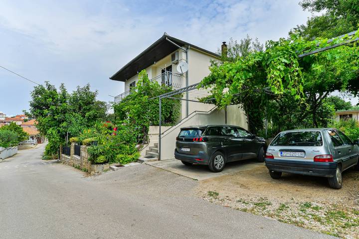 Ferienwohnung für 2 Personen, mit Balkon/Terrasse in Pakostane