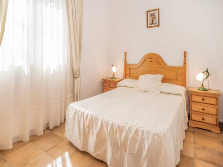 Casa de vacaciones para 6 personas, con Terraza y Piscina en Parque Natural Sierras Subbéticas - 2