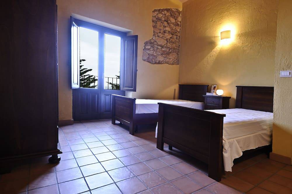Ganze Wohnung, Schwimmbad, Meer und Entspannung! Wohnung für 6 Personen in Gioiosa Marea, Messina Provinz