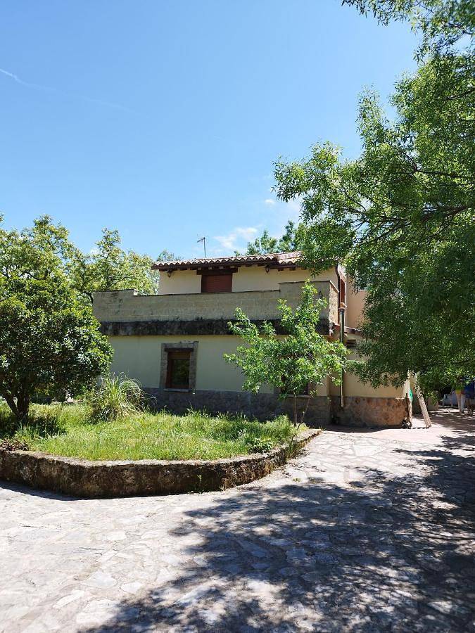 Casa de vacaciones para 8 personas, con piscina además de vistas y jardín en la Sierra de Béjar - 4
