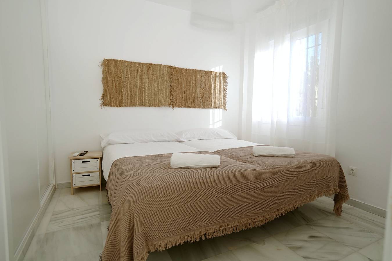 Entire apartment, Holiday apartment for 4 people with garden in Playa Playazo, Nerja