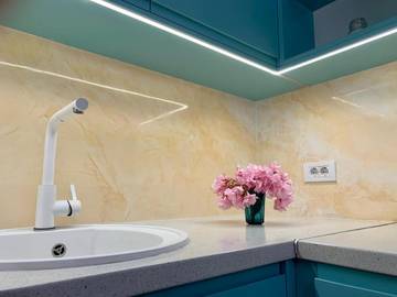 Ferienwohnung für 2 Personen, mit Ausblick und Terrasse in Budva