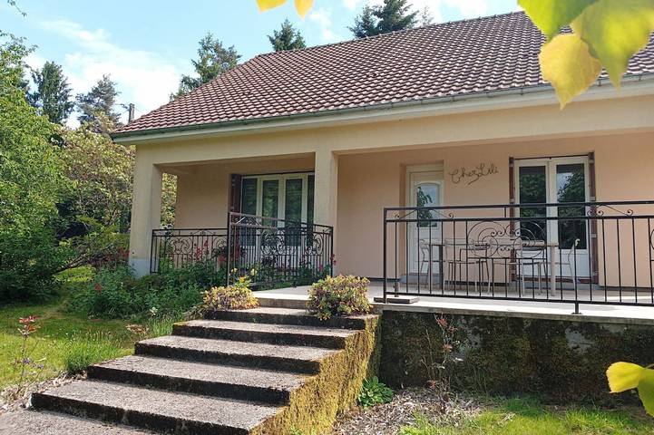 Location de vacances pour 2 personnes, animaux acceptés à Saint-Priest-les-Fougères