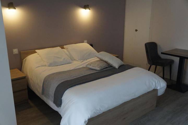 Hôtel pour 2 personnes, avec Terrasse à Pont-de-Poitte