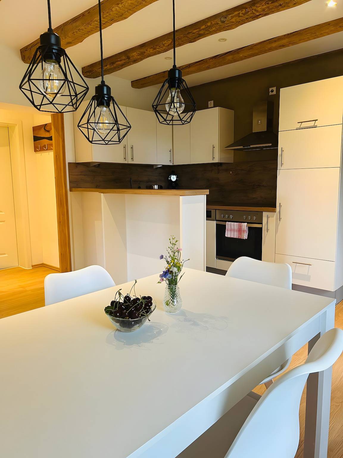 Apartamento entero, Apartamento vacacional "Neu" con vistas a la montaña, balcón y Wi-Fi in Kressbronn am Bodensee - Atlashofen, Kressbronn