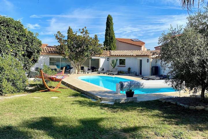 Location de vacances pour 10 personnes, avec jardin, animaux acceptés à Palau-del-Vidre