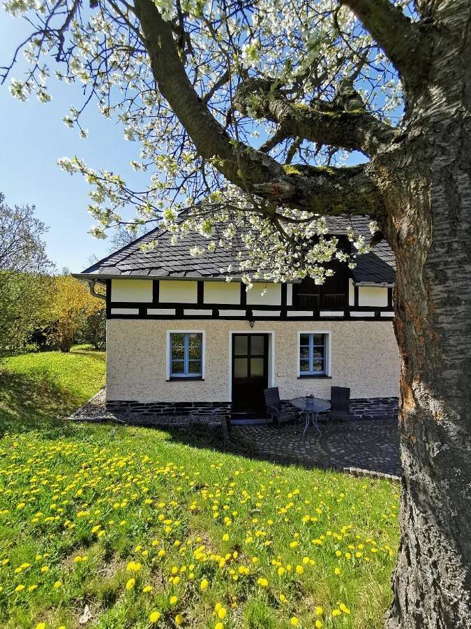 Ferienwohnung für 2 Personen, mit Terrasse und Garten sowie Ausblick