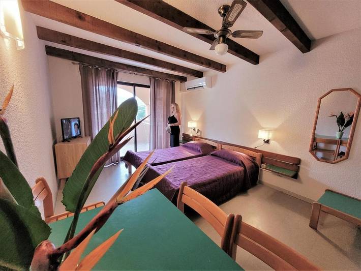 Location de vacances pour 4 personnes, avec terrasse ainsi que jardin et piscine, animaux acceptés dans Plage de Sagone - 4