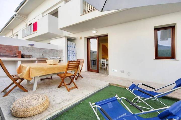 Entire apartment, Gemütliche Wohnung in Punta Secca mit Grill und Garten und Neben dem Strand in Spiaggia di Anticaglie, Santa Croce Camerina