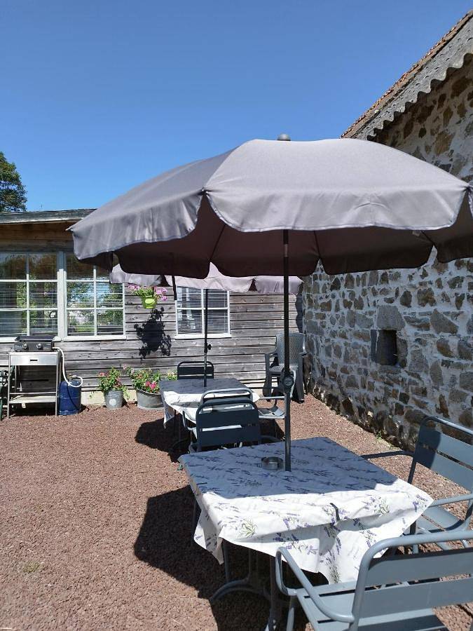 Tente pour 5 personnes, avec jardin ainsi que piscine et vue dans le Puy-de-Dôme - 4