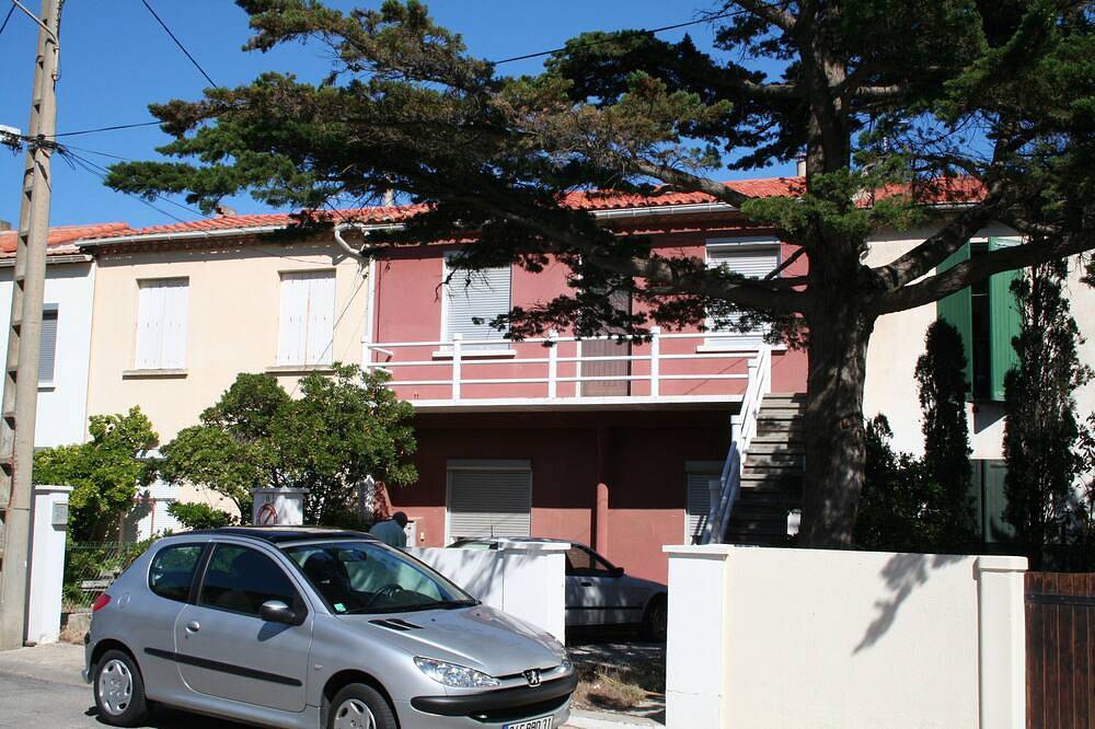 Entire apartment, For Rent T2 - Leucate plage - 1er G - Front De Mer- in Leucate, Narbonne region