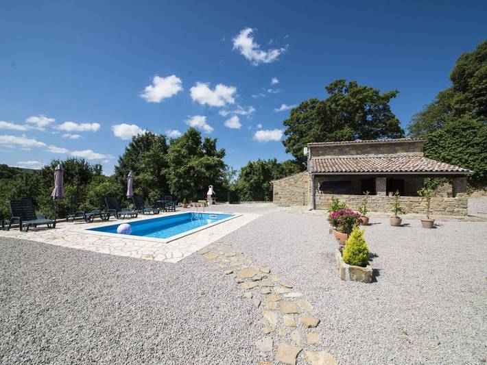 Ferienhaus für 4 Personen, mit Pool und Garten