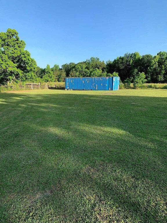 Vacation rental for 10 people, with yard and balcony, with pets in Montgomery