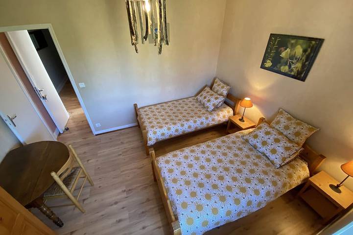 Gîte pour 6 personnes, avec jardin à Pont-de-Poitte - 3