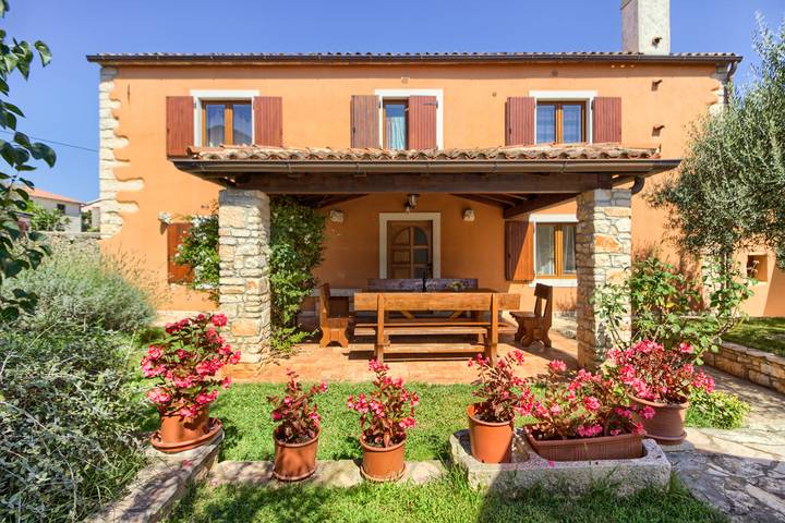 Ferienhaus für 8 Personen, mit Pool und Terrasse, mit Haustier in Sisan - 4