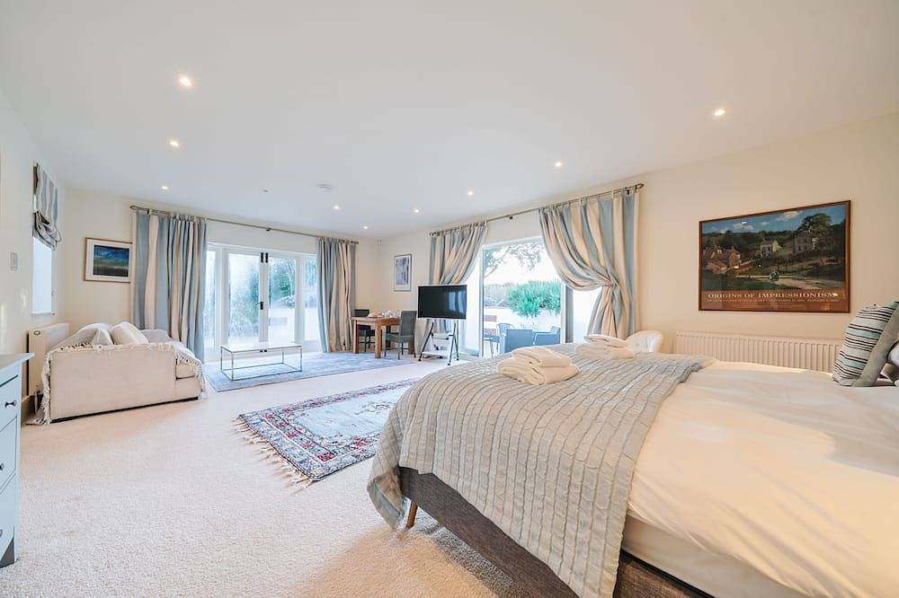 Jeeves Hideaway - sleeps 2 guests  in 1 bedroom in Old Hunstanton, Norfolk Coast