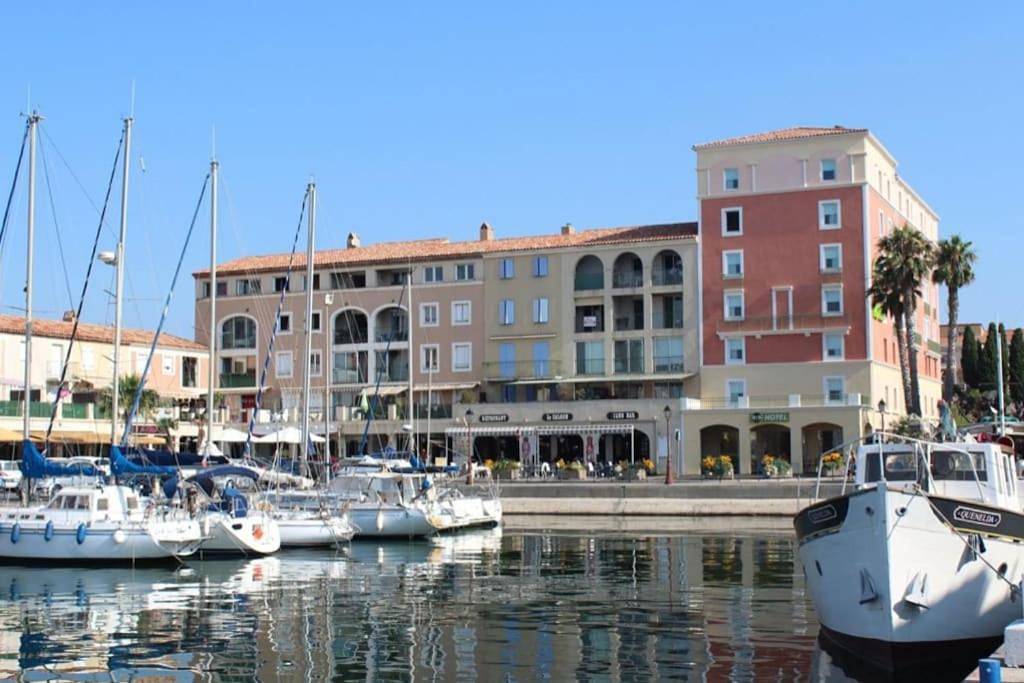 Appartement entier, Two-Bedroom Apartment in Port-de-Bouc, Côte méditerranéenne (France)