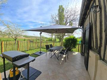 Gîte pour 2 personnes, avec jardin ainsi que piscine et terrasse dans Beaumontois en Périgord