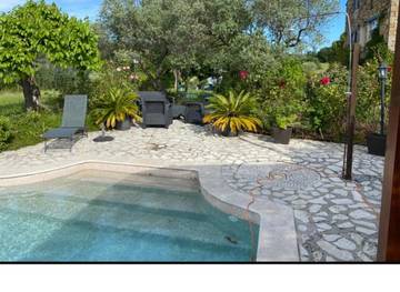 Location de vacances pour 17 personnes, avec jardin ainsi que piscine et jacuzzi à Bessas