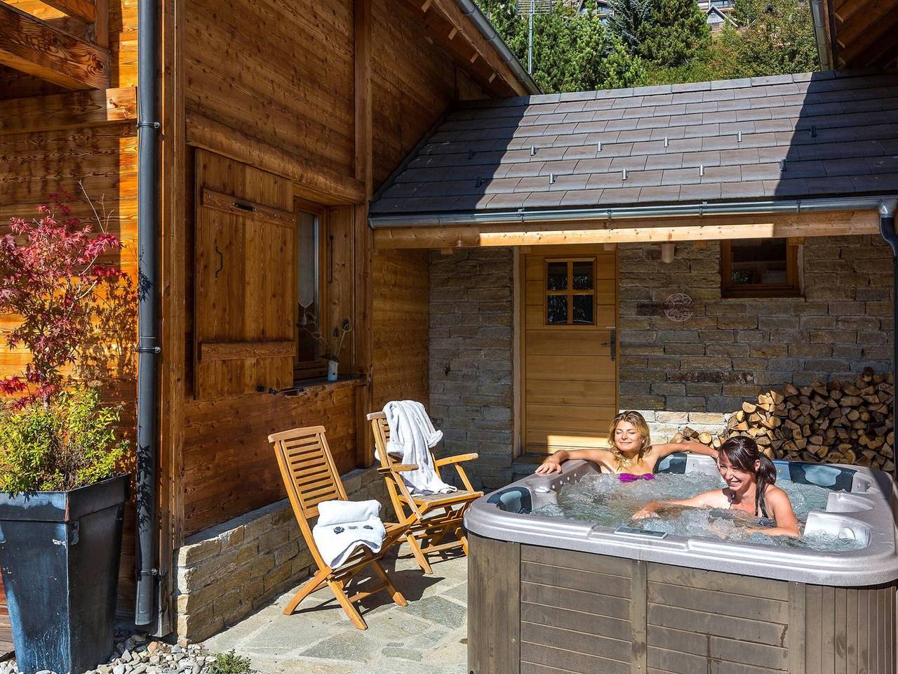 Charming Chalet with Spa and South-Facing Terrace in Saint-Michel-de-Chaillol, Sleeps 6 in Saint-Michel-de-Chaillol, Écrins National Park
