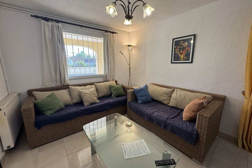 Strandnahes Ferienhaus, privater Pool, Internet, schöner Barbecue, Spülmaschine in Fanadix, Benissa